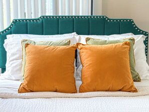 2 室のベッドルーム、アイロン / アイロン台、WiFi (無料)、ベッドシーツ