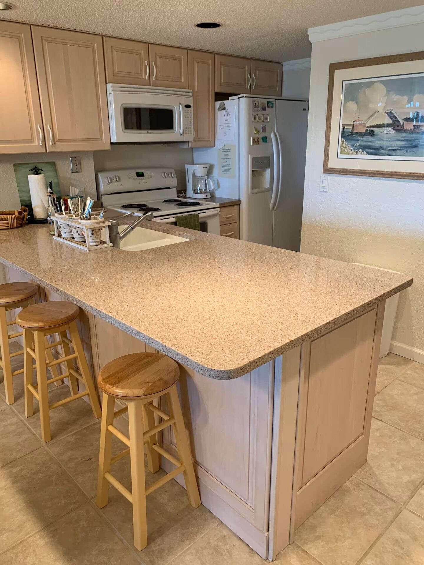 Mikrowelle, Herdplatte, Geschirrspüler