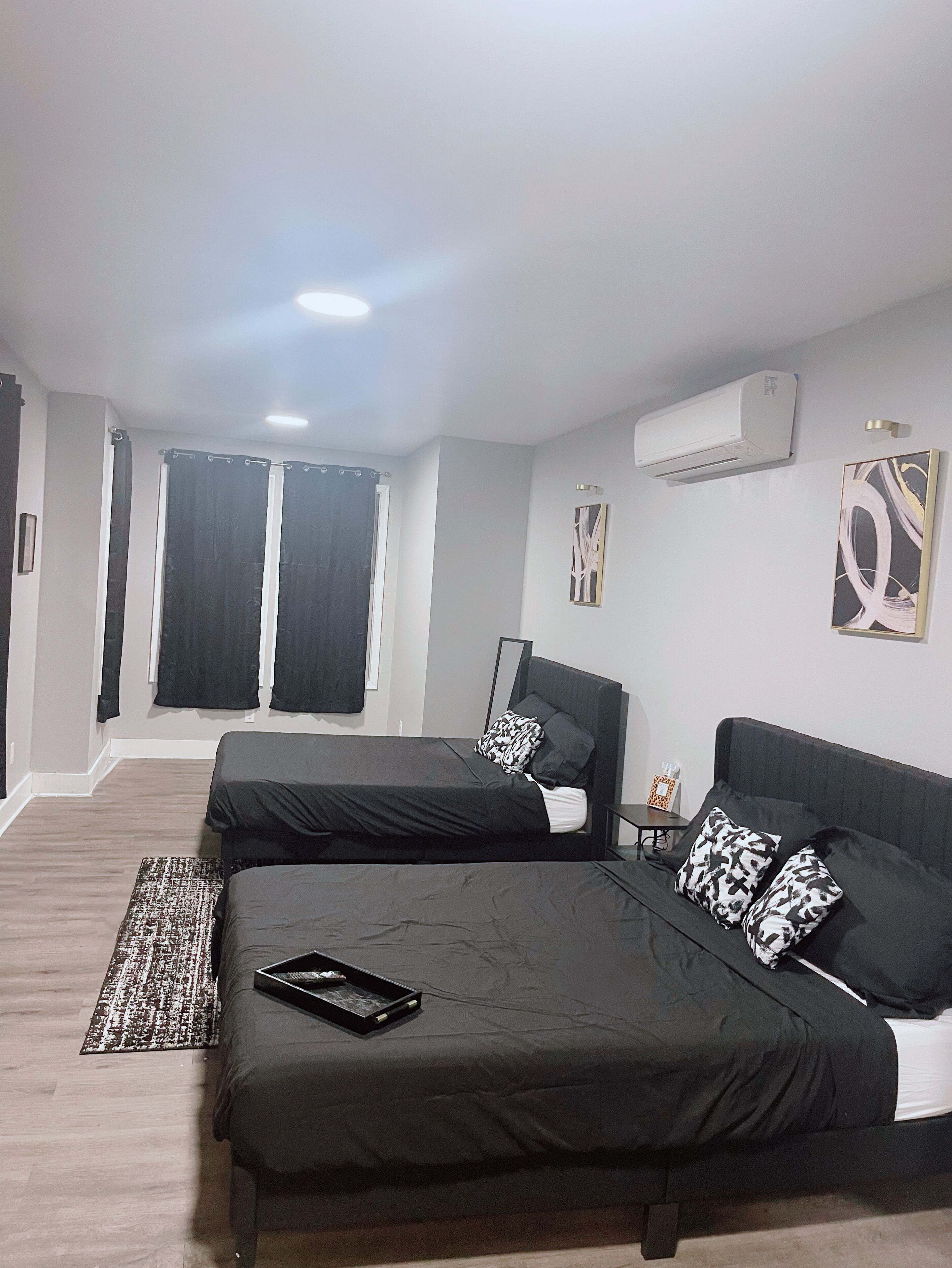 4 bedrooms, iron/ironing board, free WiFi, bed sheets