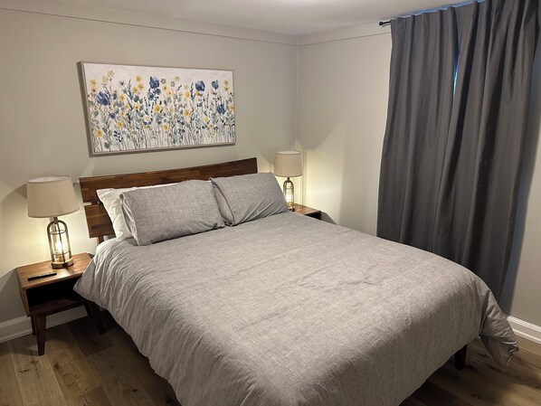 2 bedrooms, iron/ironing board, WiFi, bed sheets - Livie’s Cozy Cottage Near Collierville (Olive Branch)