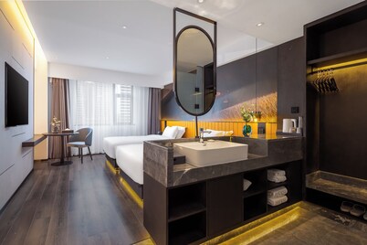 LiangZhi Huipin Hotel 