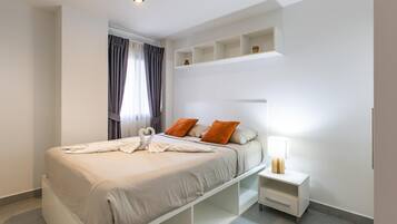 Huoneisto, parveke | Tallelokero huoneessa, pimennysverhot, silitysrauta/-lauta