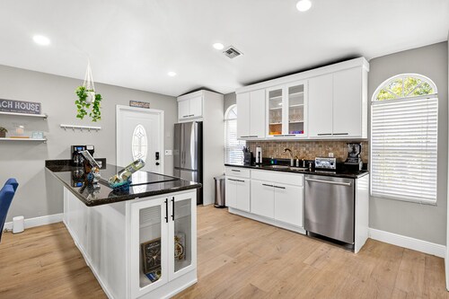 Your Getaway to Paradise on a Private Lake and a Block from the Beach Awaits!