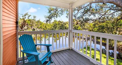 Your Getaway to Paradise on a Private Lake and a Block from the Beach Awaits!