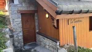 Exterior detail - 3-room Apartment for 5 People Near Meribel Center (Les Allues)
