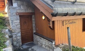 Exterior detail - 3-room Apartment for 5 People Near Meribel Center (Les Allues)