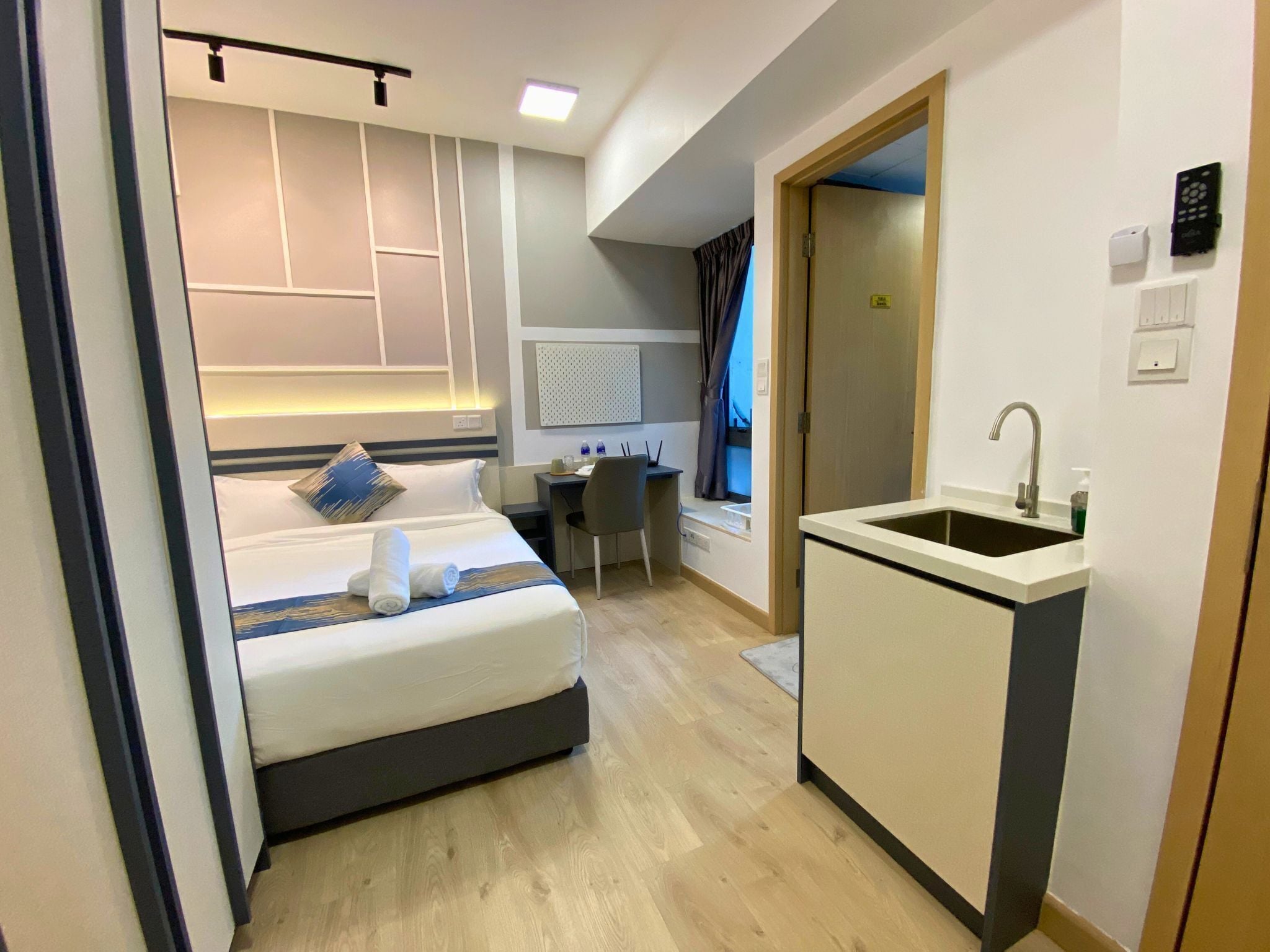 Desk, laptop workspace, iron/ironing board, free WiFi