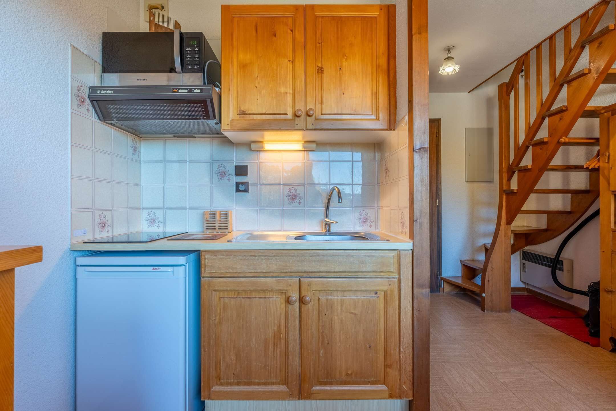 Køleskab, mikrobølgeovn, ovn, brødrister