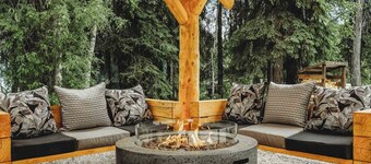 Modern Rustic Cabin w/ Running Water & Shared Sauna