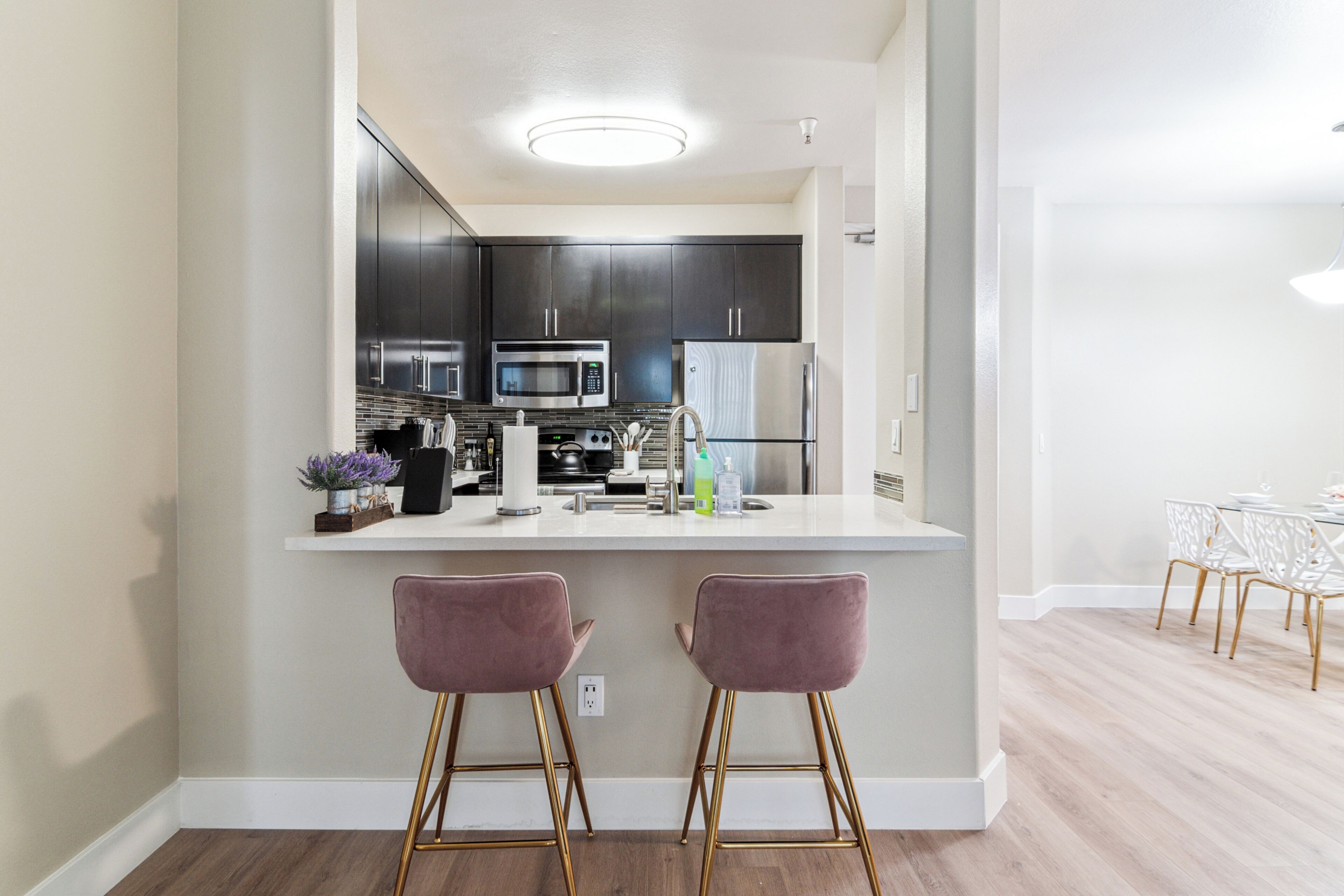 Køleskab, mikrobølgeovn, ovn, kogeplade