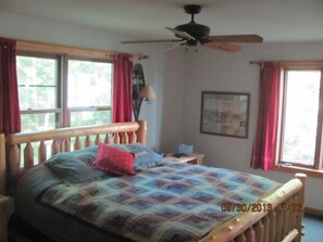 4 عدّة غرف نوم وواي فاي وملاءات أسرّة