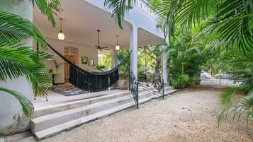 Enceinte de lâhĂ©bergement