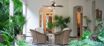 Casa Damiana: Colonial Charm with Private Pool