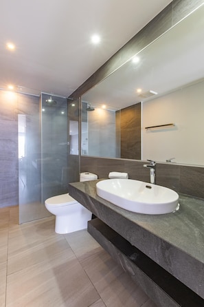 アパートメント バルコニー | バスルーム