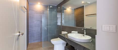 Apartment, Balcony | Bathroom