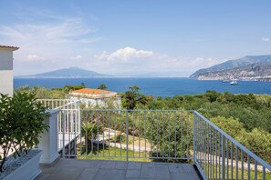 Panoramic-Apartment, Meerblick | Blick auf das Wasser