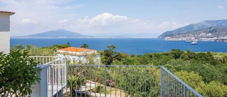 Panoramic-Apartment, Meerblick | Blick auf das Wasser