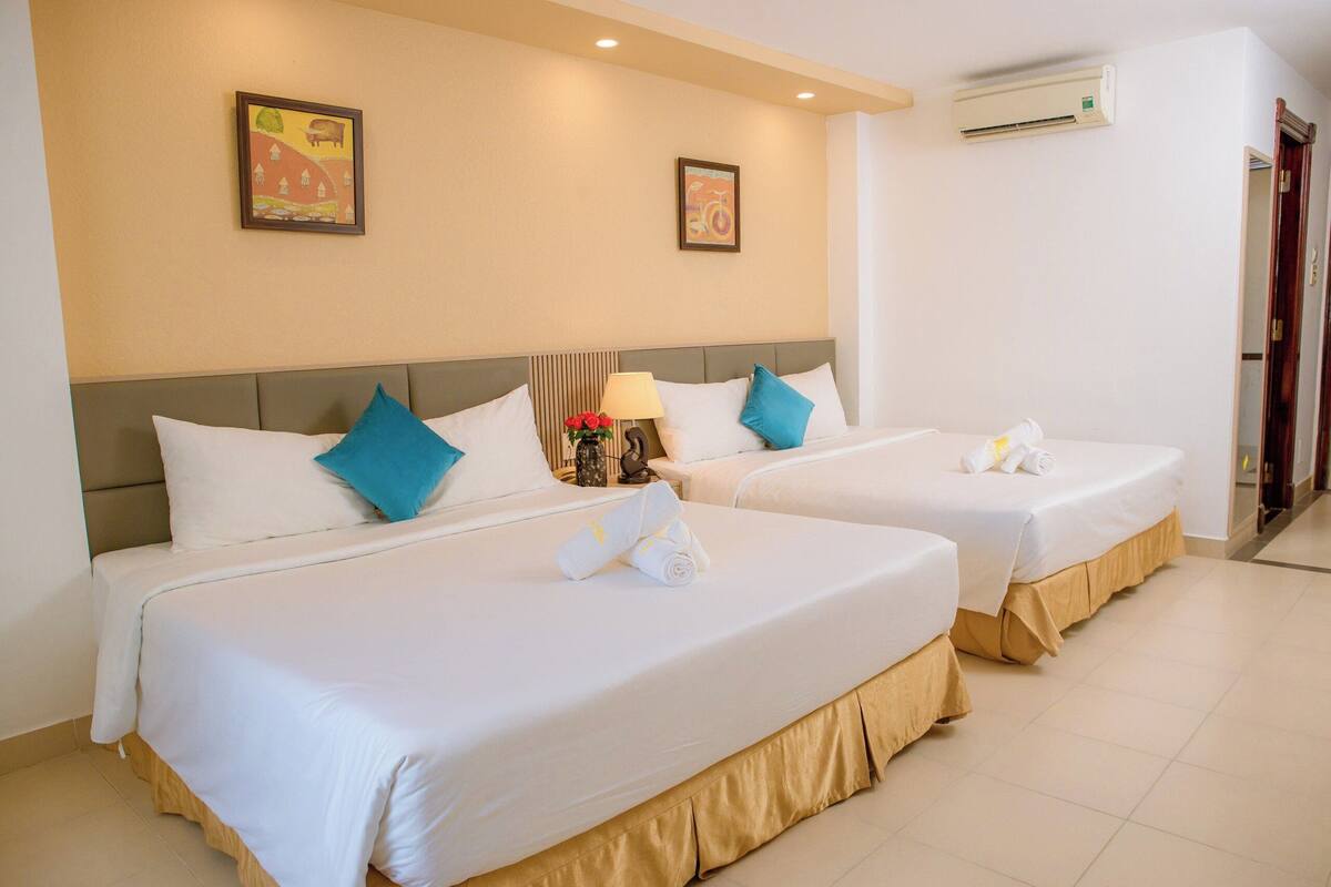 Superior Quadruple Room, City View