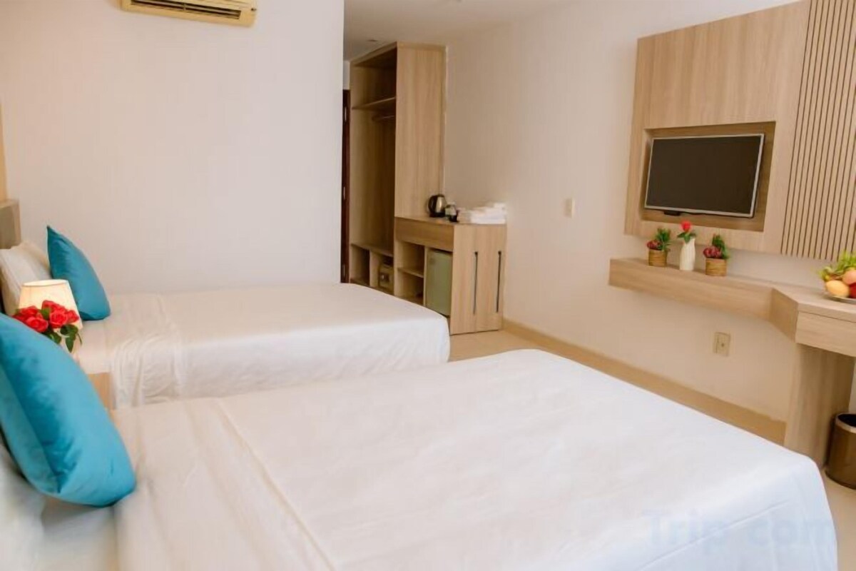 In-room safe, blackout curtains, free WiFi