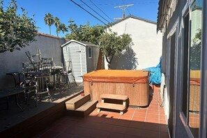 Outdoor dining - FIFA World Cup Stay in Leimert Park (Los Angeles)