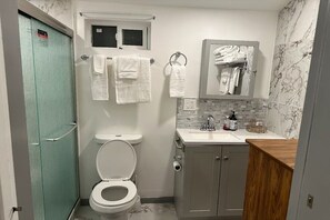 Bathroom - FIFA World Cup Stay in Leimert Park (Los Angeles)