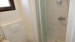 Unclassified image, 3 of 13, button - Cozy Retreat By The Sea Puntamika - Classic Studio Apartment With Balcony (Zadar)