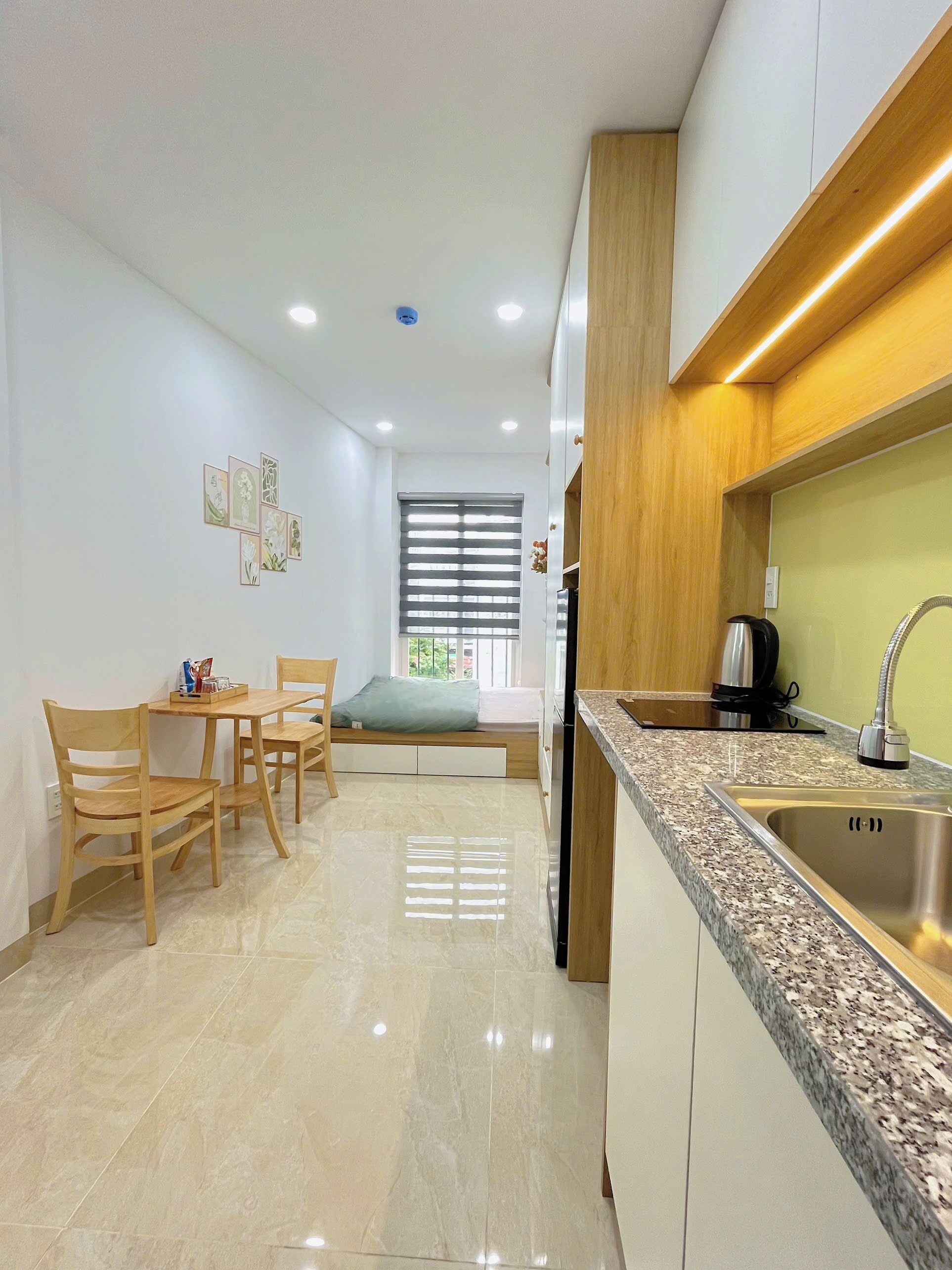 Studio, 1 Double Bed | Desk, blackout drapes, soundproofing, iron/ironing board