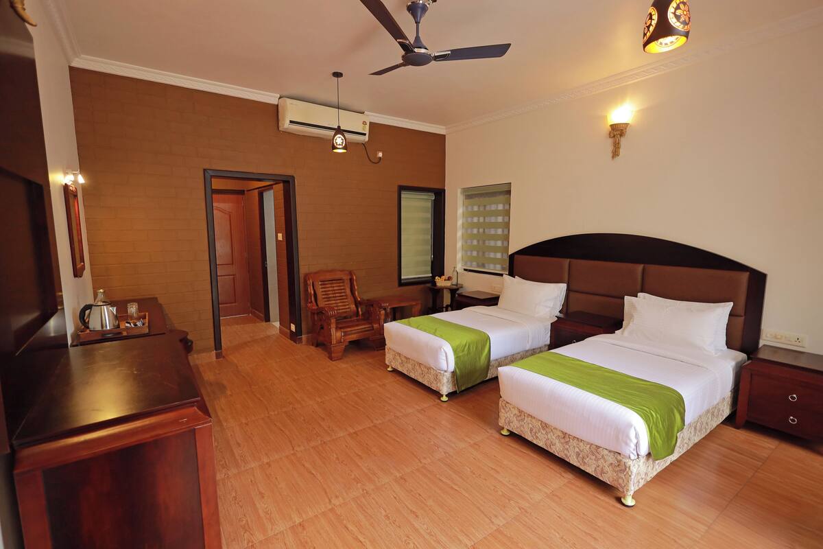 Deluxe Double Room, Garden View | In-room safe, desk, blackout curtains, soundproofing