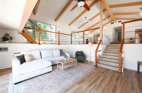 Spacious 5-bedroom house in lovely San Diego, with big backyard and huge pool.