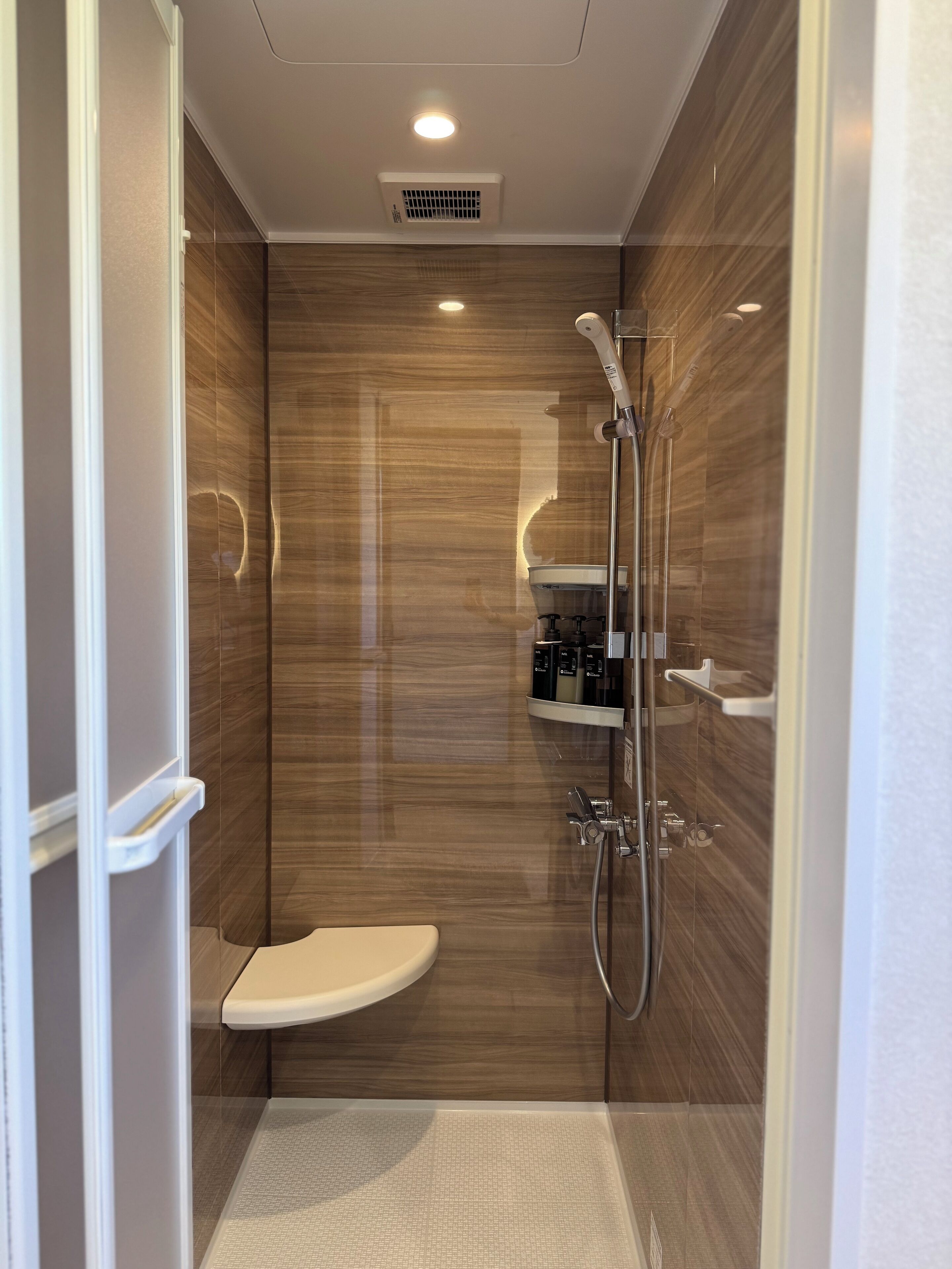 Perhehuvila, patio, valtamerinäköala | Kylpyhuone | Suihku, ilmaiset hygieniatuotteet, hiustenkuivaaja, tohvelit