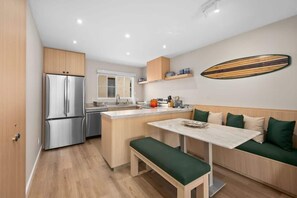 Micro-ondes, four, plaque de cuisson, lave-vaisselle