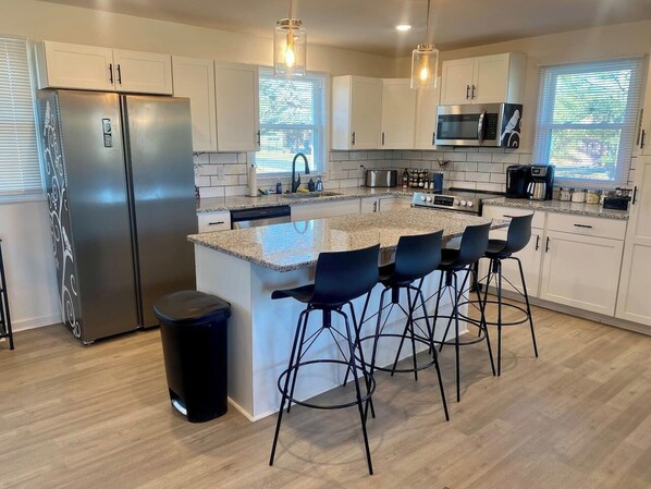 Hus – basic, terrasse | Eget kjøkken | Kaffetrakter/tekoker og vannkoker