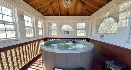 Paradise Found with Pool and Hot Tub