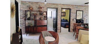 Quaint 3-bedroom house with AC in charming Plant City