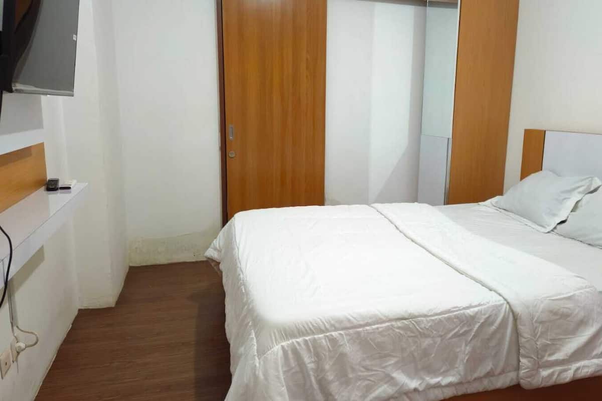 Basic Apartment, Balcony, Mountain View | Laptop workspace, free WiFi