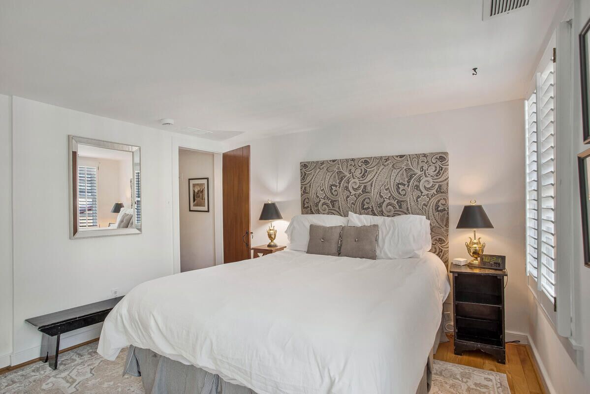 2 slaapkamers, een strijkplank/strijkijzer, reisbedje, wifi