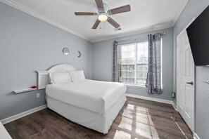 3 bedrooms, iron/ironing board, WiFi, bed sheets