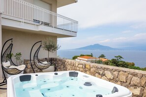 Luxury Apartment, Sea View | Water view