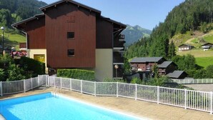 Pool - Apartment in Val Blanc Near Ski Slopes (Beaufort)