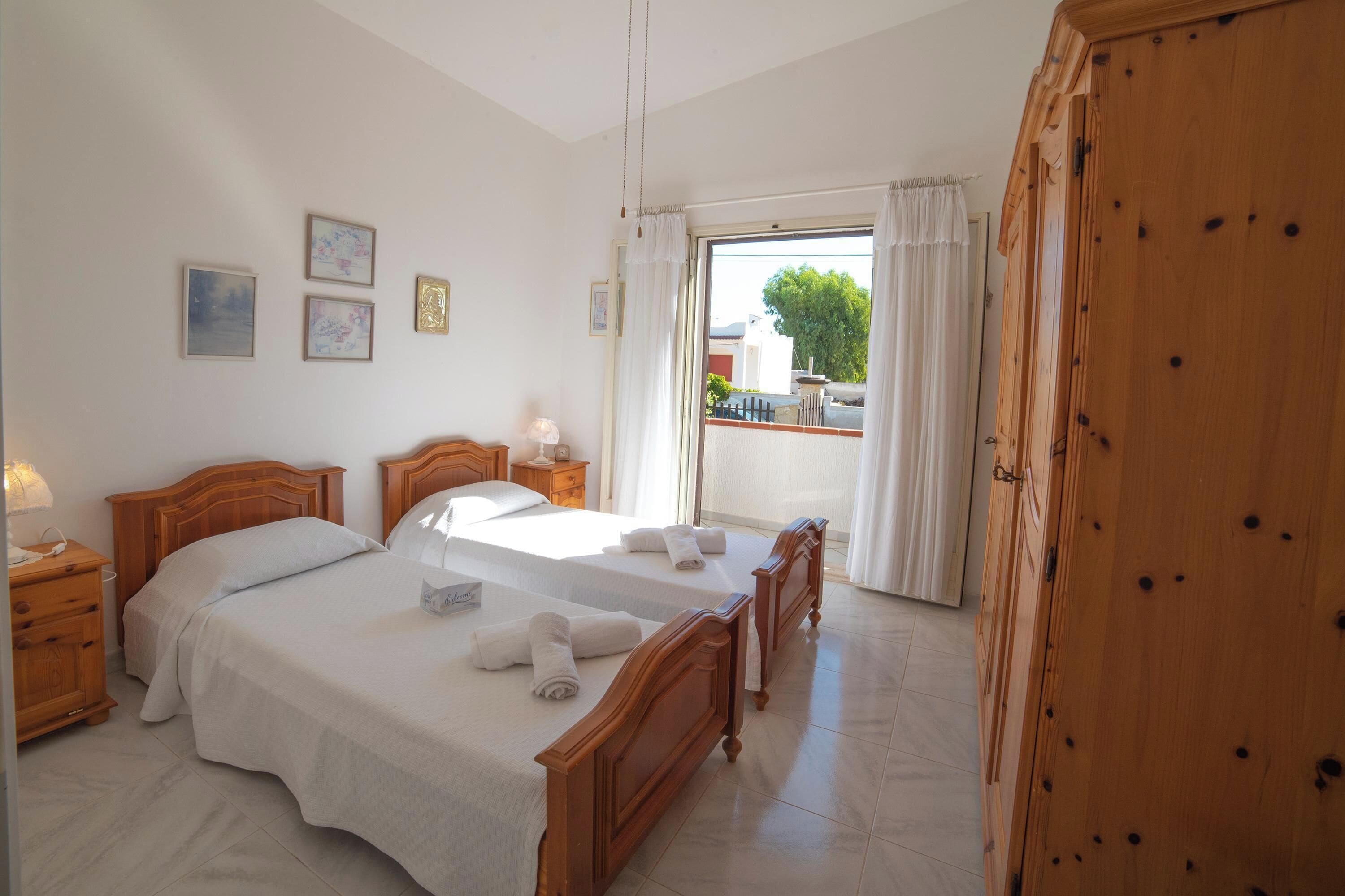 Villa estándar, 2 habitaciones (Villa Calò 2 200 meters from Sea) | 2 habitaciones y ropa de cama 