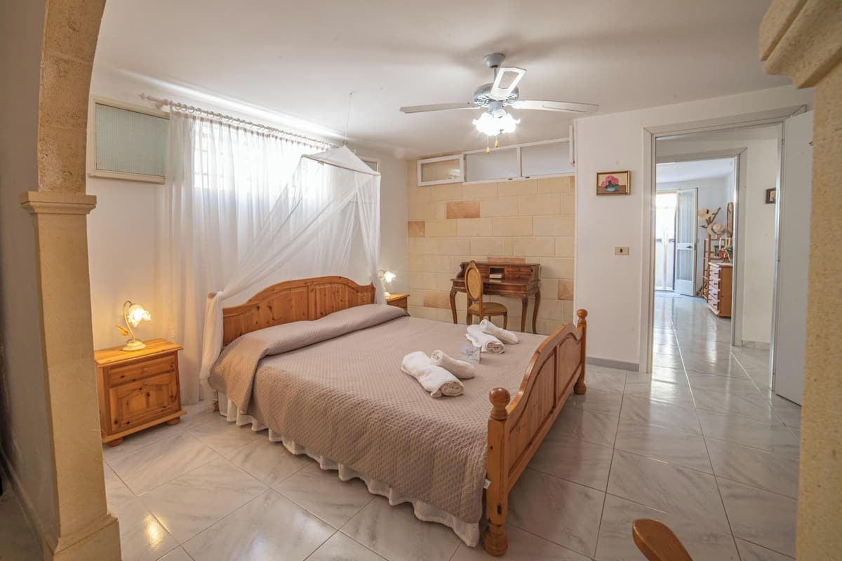 Villa estándar, 2 habitaciones (Villa Calò 1 200 meters from Sea) | 2 habitaciones y ropa de cama