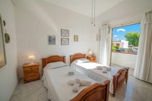 Standard House, Multiple Bedrooms (Villa Calò 2 200 meters from Sea) | 2 bedrooms, bed sheets - Villa Calò (Maruggio)
