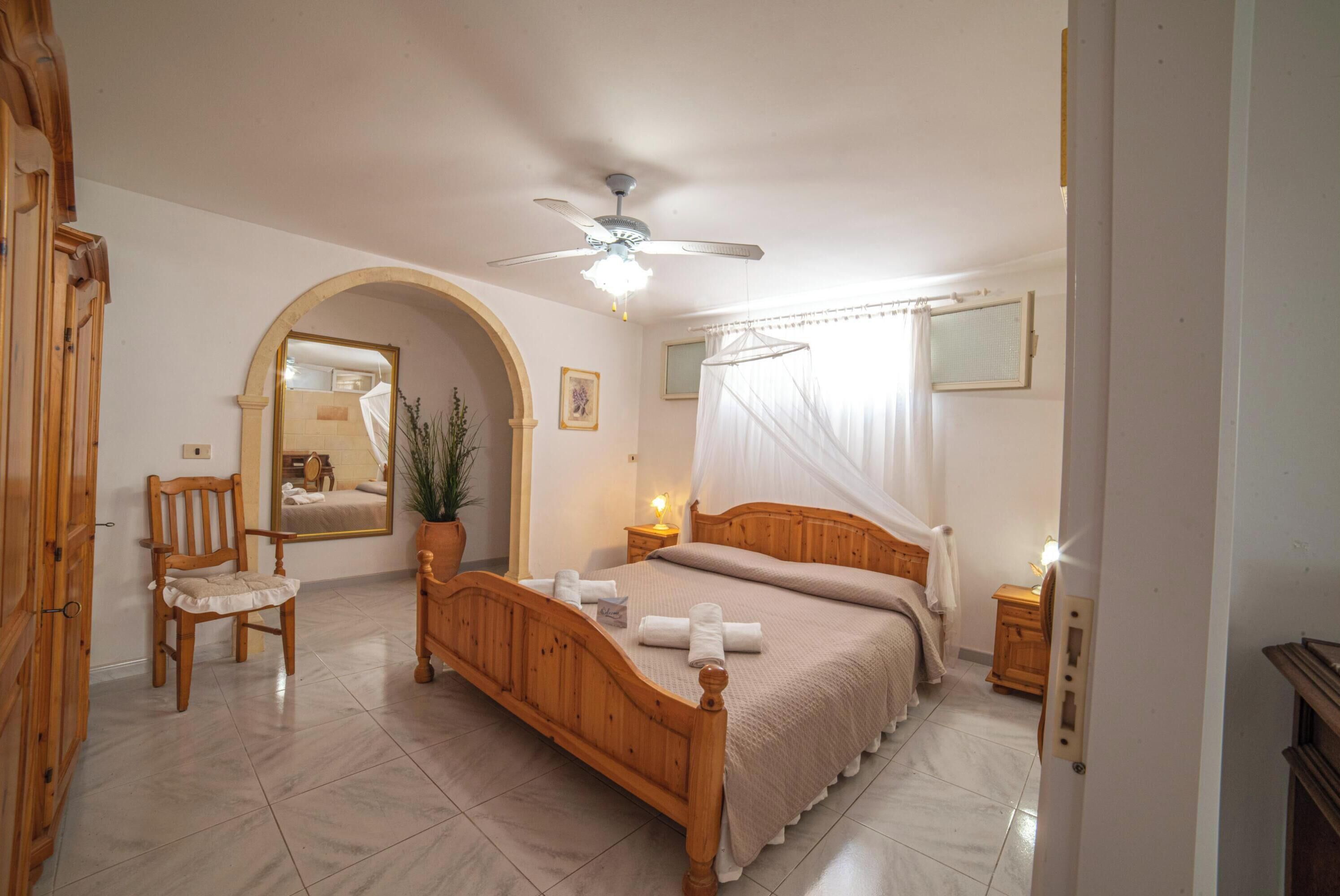 标准独立别墅, 多间卧室 (Villa Calò 1 200 meters from Sea) | 2 多间卧室、床单