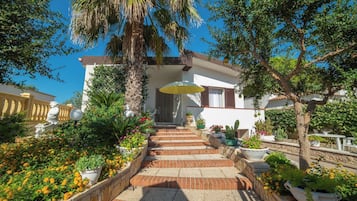 Khuôn viên nơi lưu trú