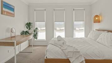 3 habitaciones, escritorio, tabla de planchar con plancha y wifi