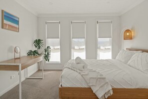 3 bedrooms, desk, iron/ironing board, WiFi - Casa de Soleil - New Modern Home Central Location (Nowra)