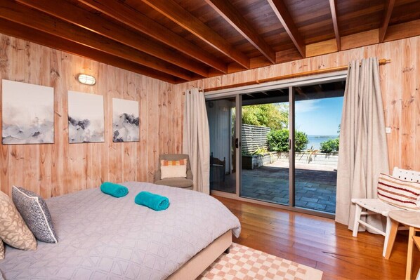 4 bedrooms, WiFi, bed sheets