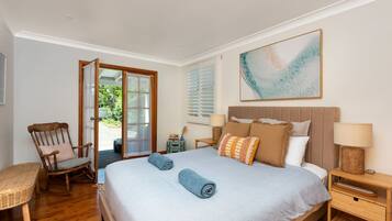 4 bedrooms, WiFi, bed sheets