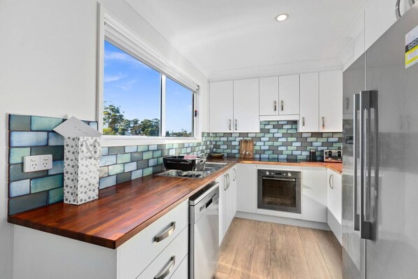 Fridge, microwave, oven, stovetop