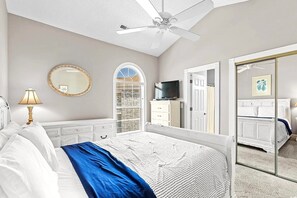 1 bedroom, iron/ironing board, travel crib, free WiFi - 5 blocks to beach, family-pet friendly golf condo
near pools and top attractions (Myrtle Beach)